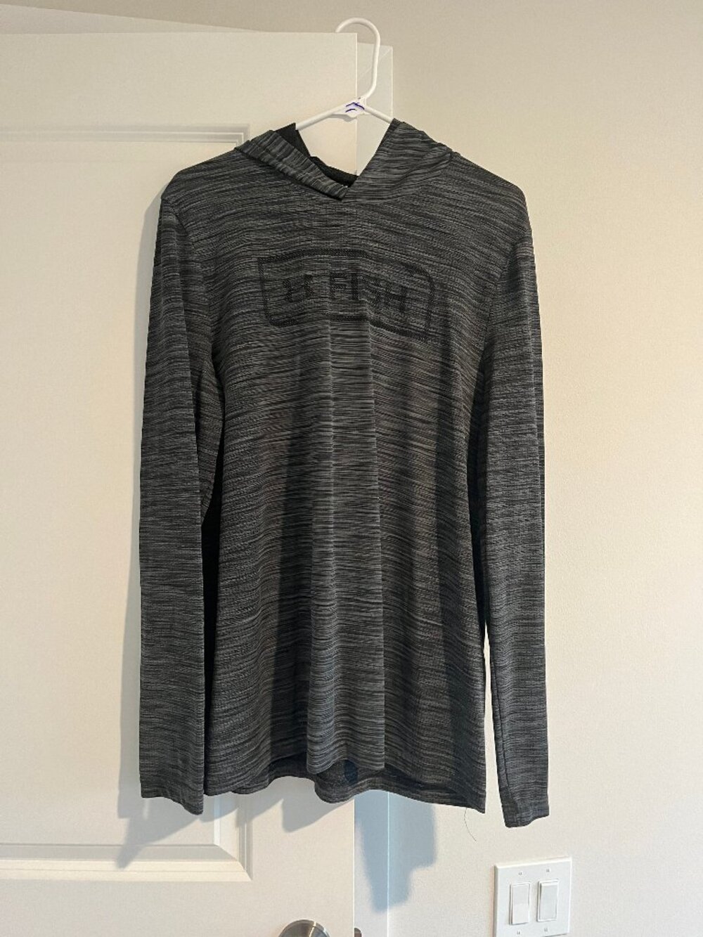Men's Fitted Under Armour Fish Grey Sweatshirt Hoodie Size Large